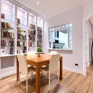 https://encantador-apartamento-a-orillas-de-la-ra.bilbaohotelsspain.com